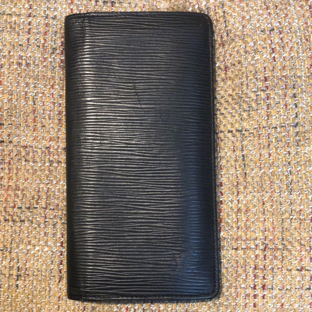 LOUIS VUITTON Black Epi Leather Porte Feiulle Brazza Long Bifold Wallet CA1148